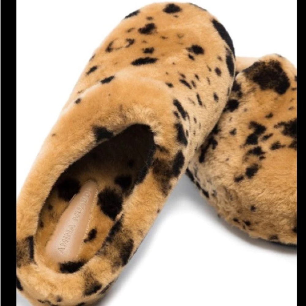 Amina Muaddi Guily Shearling slippers NWT